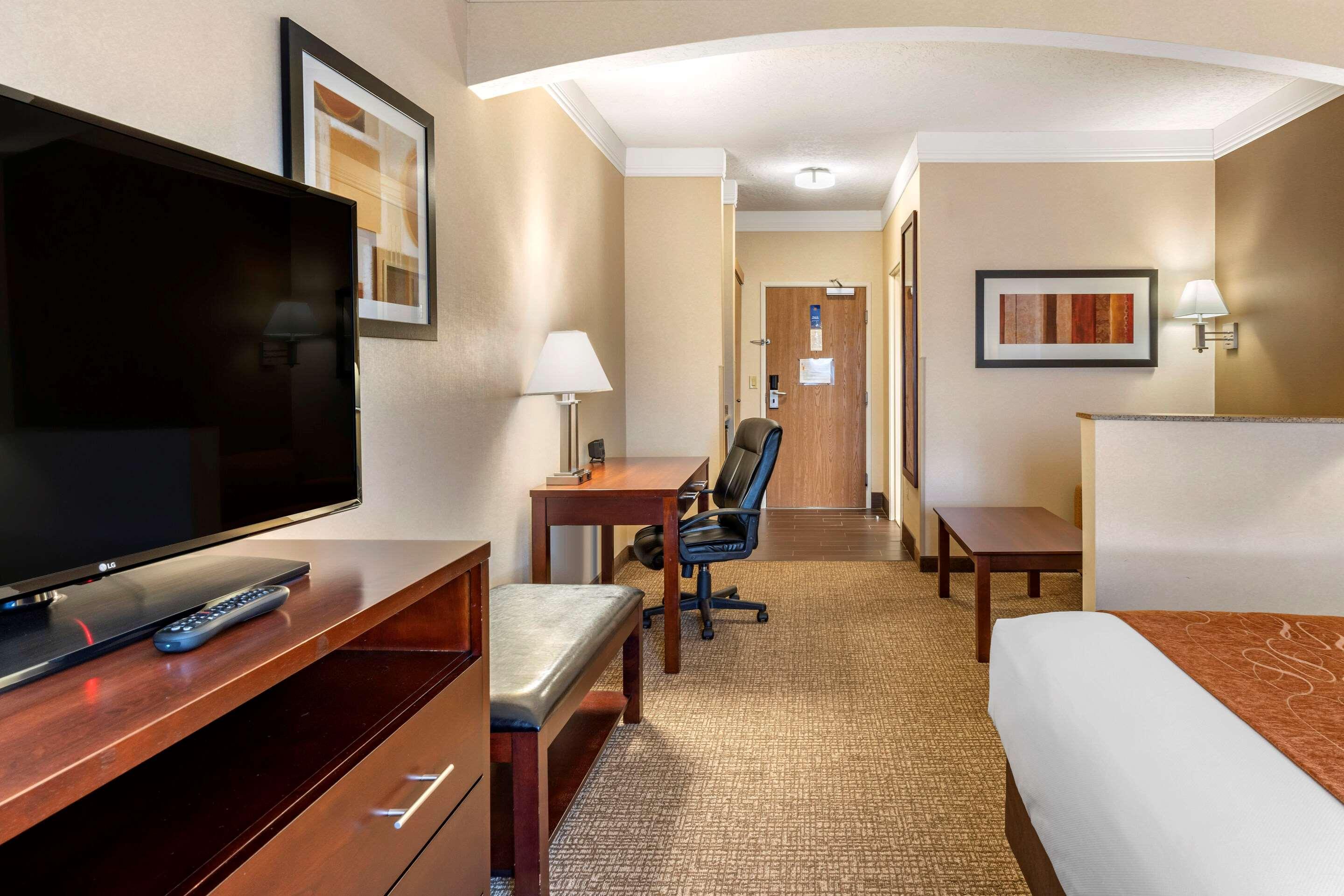 Comfort Suites Linn County Fairground And Expo Albany Exterior photo