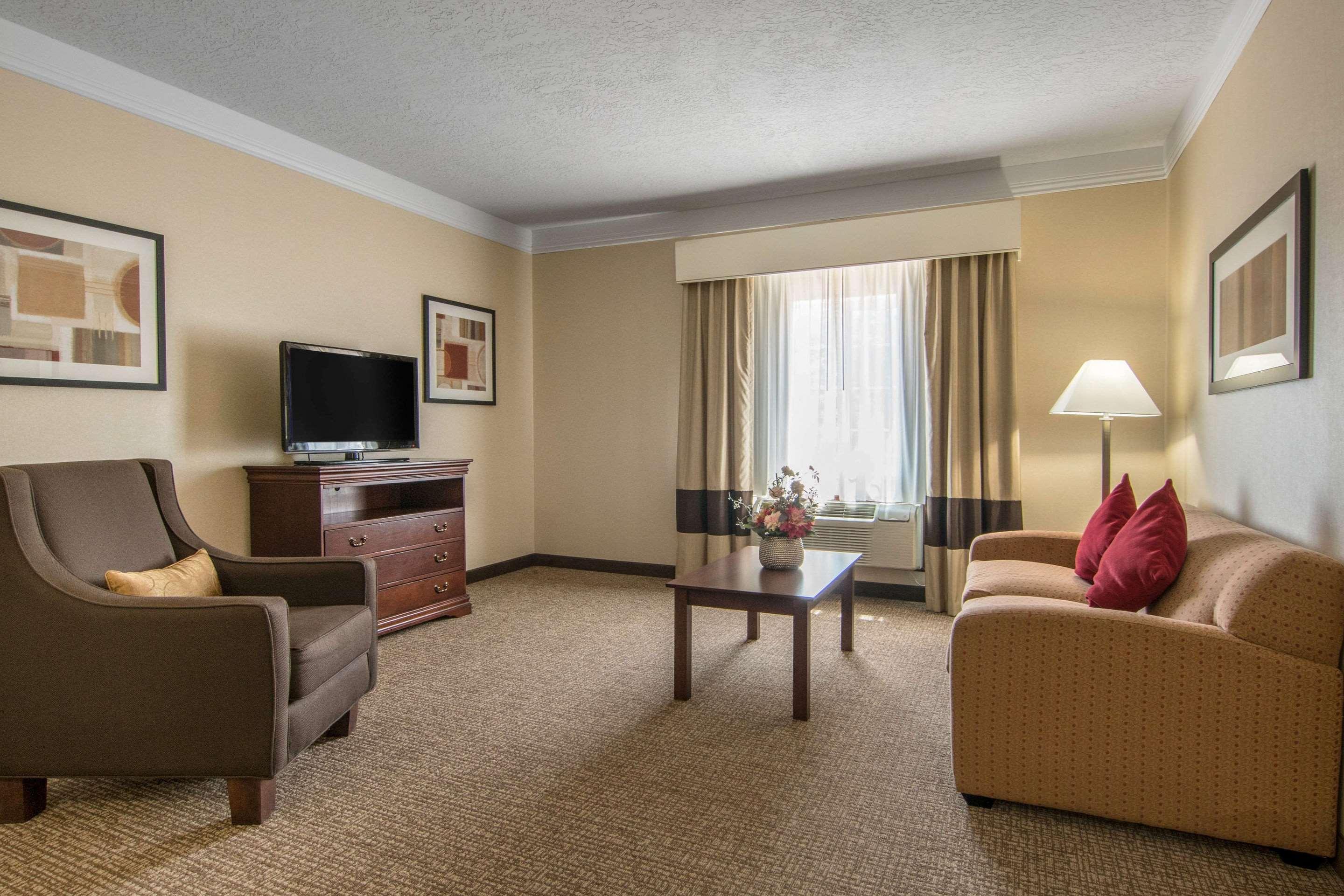 Comfort Suites Linn County Fairground And Expo Albany Exterior photo