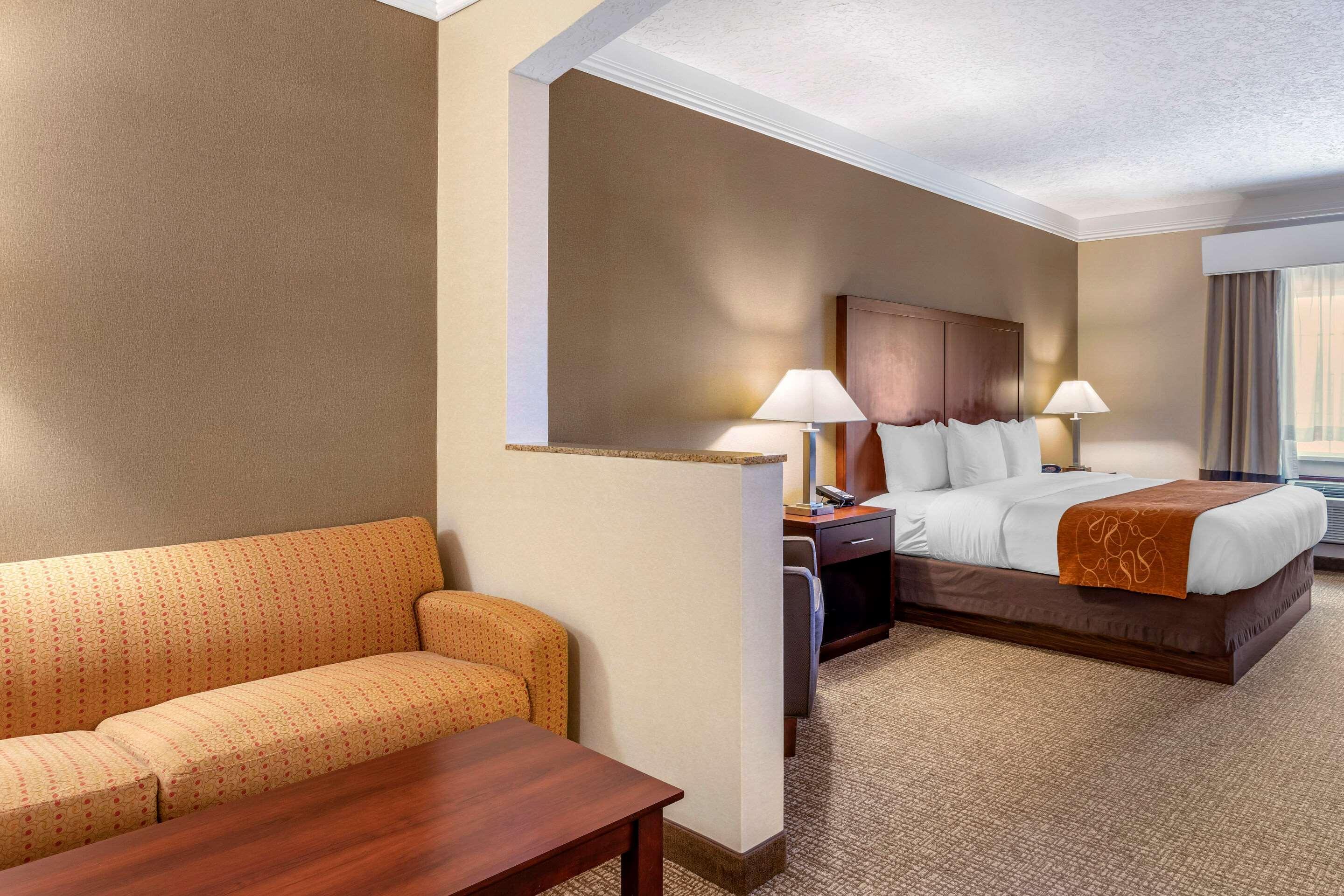 Comfort Suites Linn County Fairground And Expo Albany Exterior photo