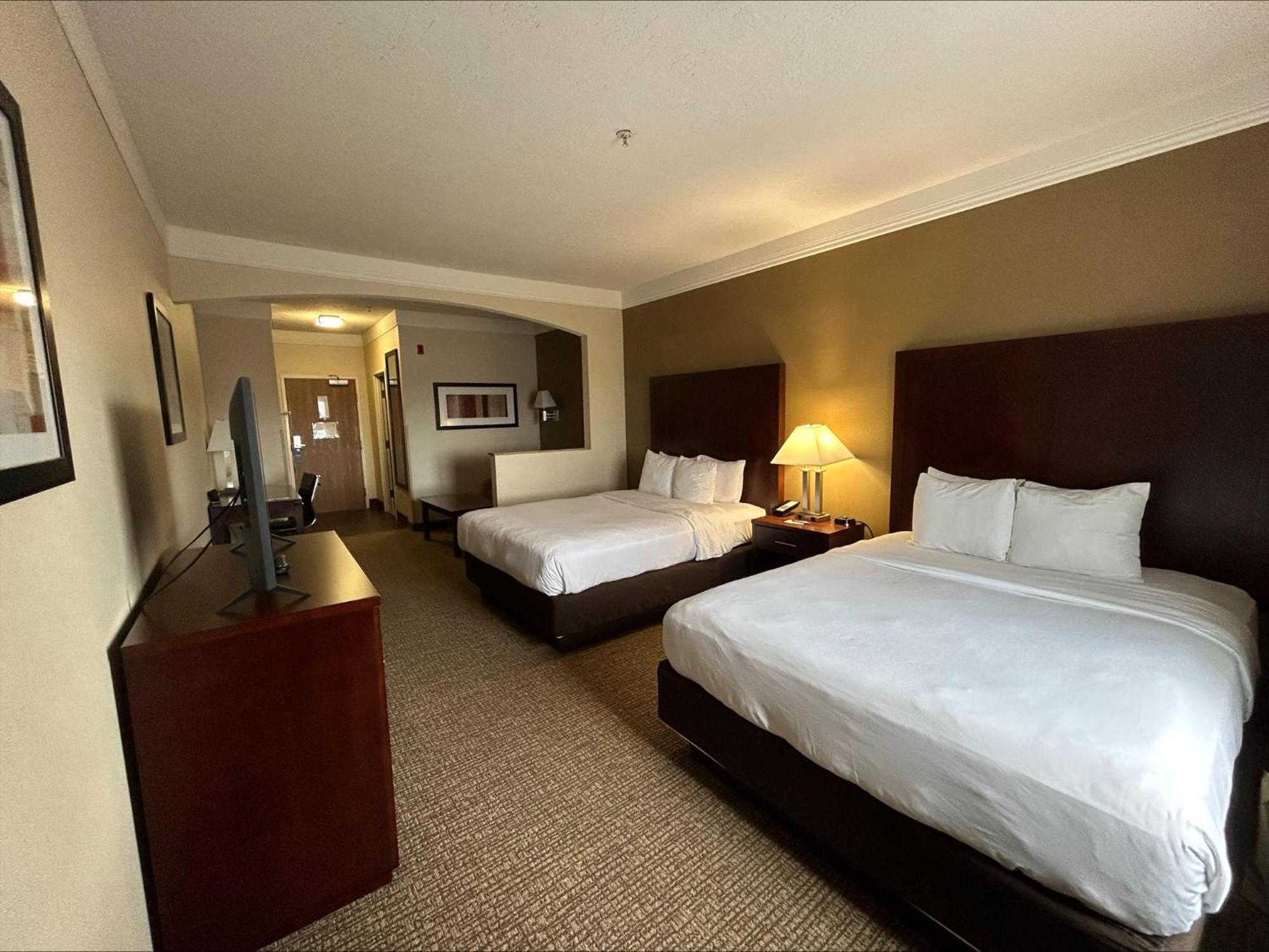 Comfort Suites Linn County Fairground And Expo Albany Exterior photo